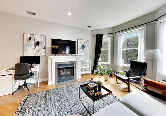 Photo 3 of Sale Pending at 3705 N Paulina St #2, Chicago, IL 60613 | MLS# 12752500 | Listing updated on 2026-10-16