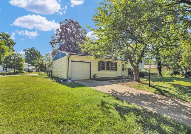 Photo 3 of Single family home for sale at 1902 Rebecca Dr, Champaign, IL 61821 | MLS# 12752508 | Listing updated on 2026-09-12