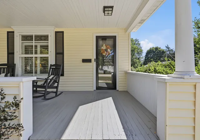 Photo 4 of Single family home for sale at 222 N 5th Street, St. Charles, IL 60174 | MLS# 12752518 | Listing updated on 2026-09-14
