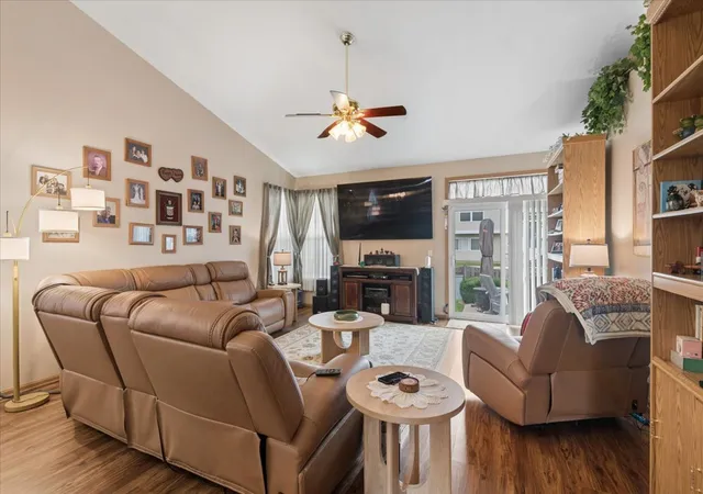 Photo 3 of Single family home for sale at 367 Larkspur Ln, Round Lake, IL 60073 | MLS# 12752519 | Listing updated on 2026-09-14