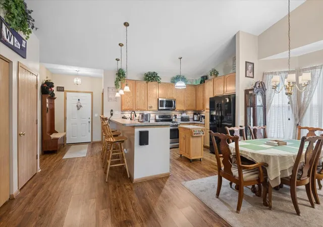 Photo 3 of Single family home for sale at 367 Larkspur Ln, Round Lake, IL 60073 | MLS# 12752519 | Listing updated on 2026-09-14