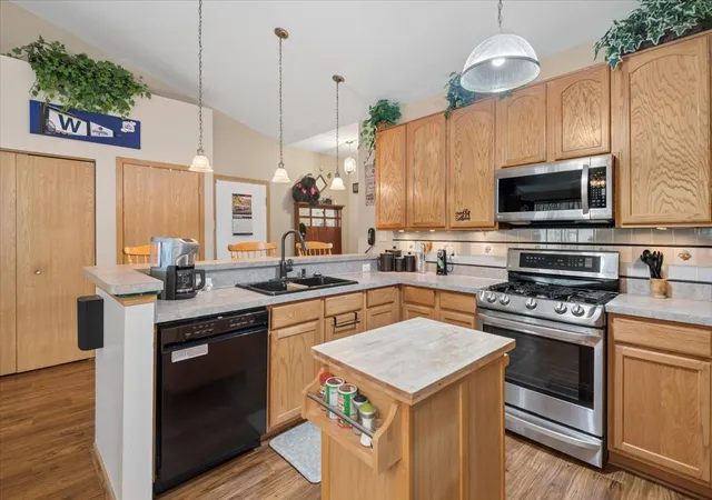 Photo 4 of Single family home for sale at 367 Larkspur Ln, Round Lake, IL 60073 | MLS# 12752519 | Listing updated on 2026-09-14
