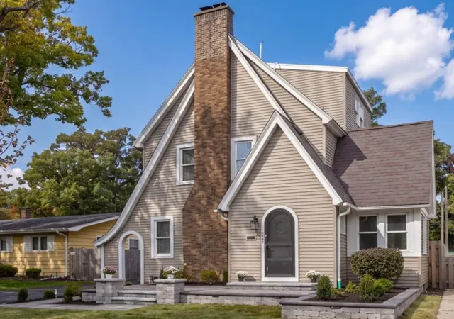 Photo 2 of Single family home for sale at 321 Woodward Ave, Geneva, IL 60134 | MLS# 12752527 | Listing updated on 2026-10-10