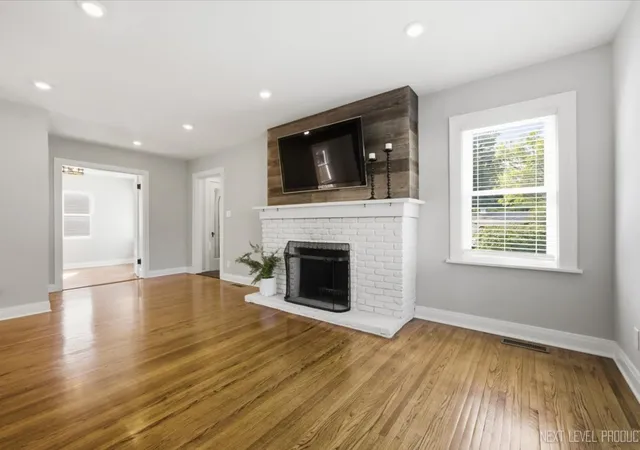 Photo 4 of Single family home for sale at 321 Woodward Ave, Geneva, IL 60134 | MLS# 12752527 | Listing updated on 2026-10-10