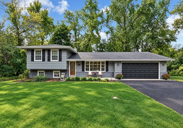 Photo 1 of Single family home for sale at 21 E Hillside Rd, Naperville, IL 60540 | MLS# 12752554 | Listing updated on 2026-09-23