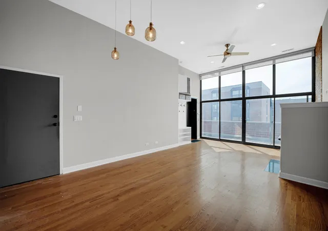 Photo 2 of Condo for sale at 1552 W Fullerton Ave #3, Chicago, IL 60614 | MLS# 12752564 | Listing updated on 2026-09-15
