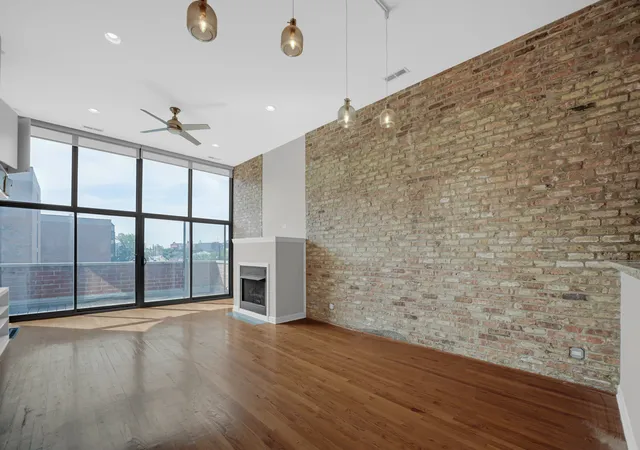 Photo 2 of Condo for sale at 1552 W Fullerton Ave #3, Chicago, IL 60614 | MLS# 12752564 | Listing updated on 2026-09-15
