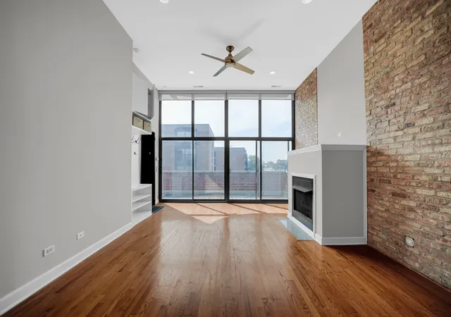 Photo 3 of Condo for sale at 1552 W Fullerton Ave #3, Chicago, IL 60614 | MLS# 12752564 | Listing updated on 2026-09-15