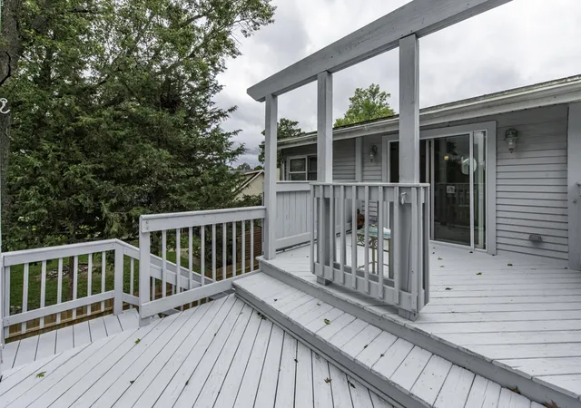 Photo 3 of Single family home for sale at 33827 N Oak St, Grayslake, IL 60030 | MLS# 12752569 | Listing updated on 2026-09-13