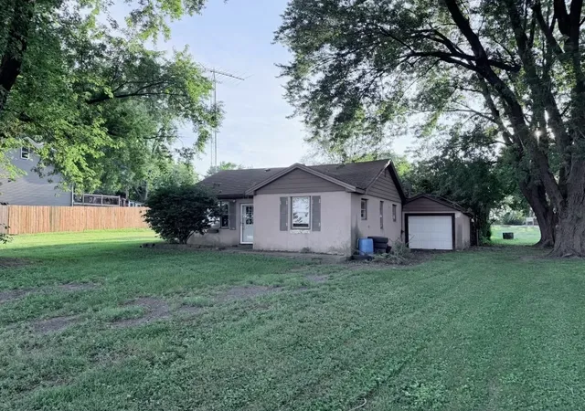 Photo 2 of Sale Pending at 248 N 4000e Rd, Kankakee, IL 60901 | MLS# 12752573 | Listing updated on 2026-10-01
