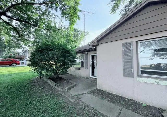 Photo 3 of Sale Pending at 248 N 4000e Rd, Kankakee, IL 60901 | MLS# 12752573 | Listing updated on 2026-10-01
