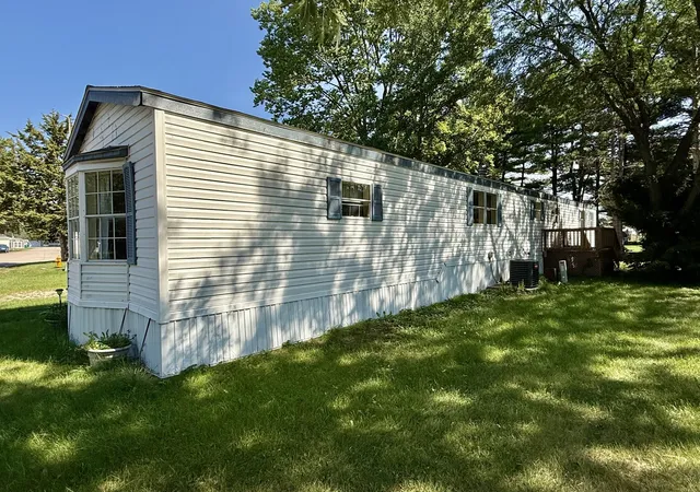 Photo 4 of Manufactured home for sale at 900 Regan Rd #314, Rock Falls, IL 61071 | MLS# 12752580 | Listing updated on 2026-09-14
