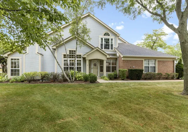 Photo 3 of Townhouse for sale at 383 Aberdeen Ct #1, Bartlett, IL 60103 | MLS# 12752581 | Listing updated on 2026-09-22