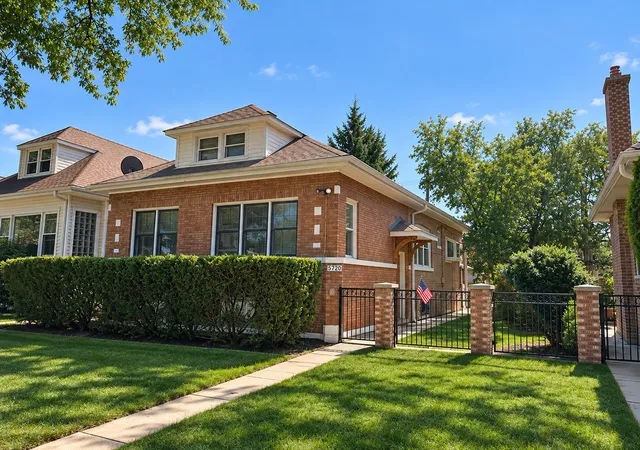 Single family home for sale at 5720 N Manton Ave, Chicago, IL 60646 | MLS# 12752583