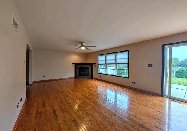 Photo 2 of Single family home for sale at 233 Highpoint Cir, Bourbonnais, IL 60914 | MLS# 12752584 | Listing updated on 2026-10-16