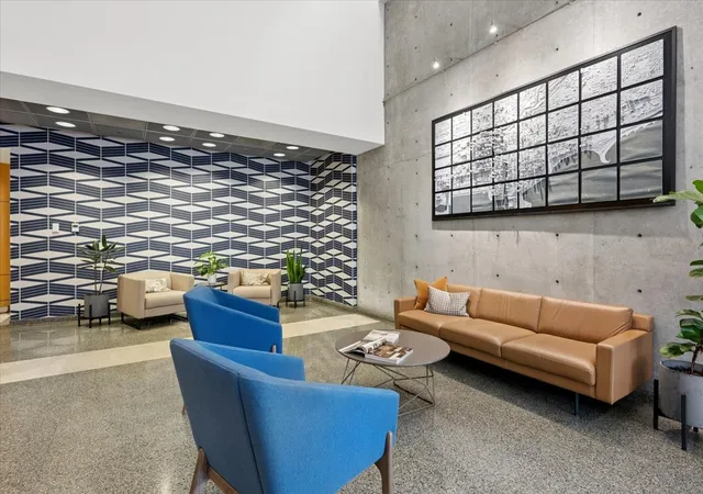 Listing Photo 2 - Condo for sale in building located at 720 N Larrabee St, Chicago, IL 60654 - Unit #1601