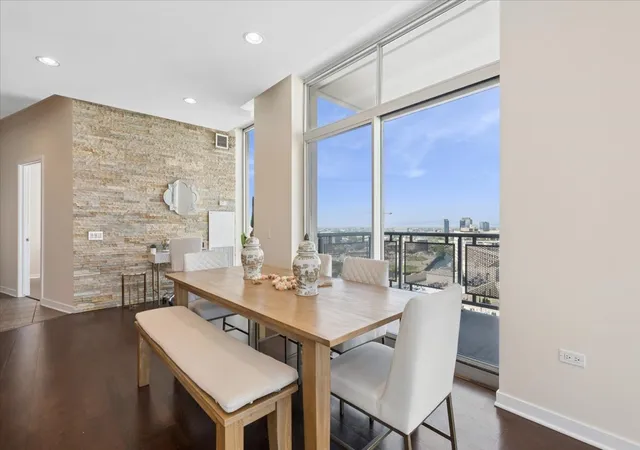 Photo 4 of Condo for sale at 720 N Larrabee St #1601, Chicago, IL 60654 | MLS# 12752597 | Listing updated on 2026-09-15