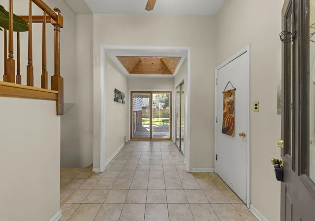 Photo 2 of Single family home for sale at 409 Maple Ln, Darien, IL 60561 | MLS# 12752598 | Listing updated on 2026-10-08