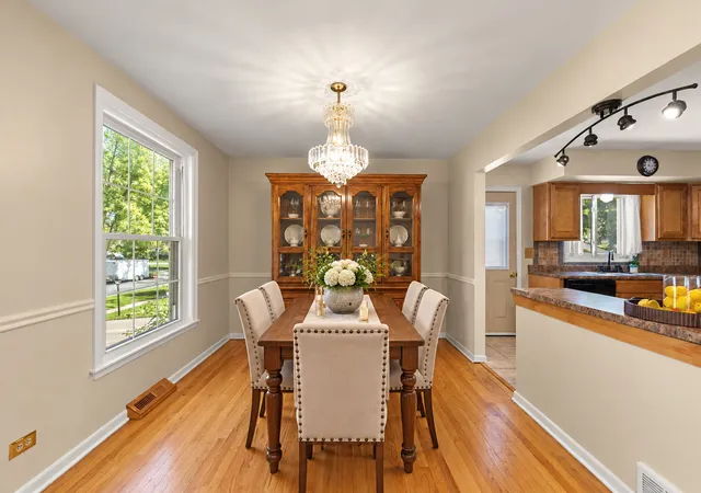 Photo 4 of Single family home for sale at 409 Maple Ln, Darien, IL 60561 | MLS# 12752598 | Listing updated on 2026-10-08
