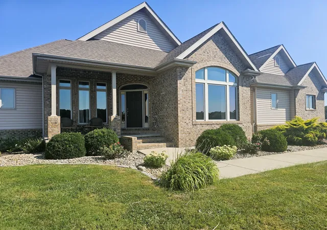 Photo 1 of Single family home for sale at 15228 E Holland Dr, Mt Vernon, IL 62864 | MLS# 12752603 | Listing updated on 2026-09-12