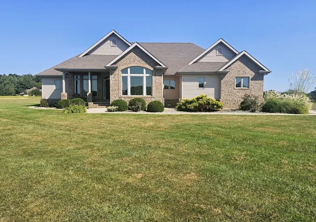 Photo 2 of Single family home for sale at 15228 E Holland Dr, Mt Vernon, IL 62864 | MLS# 12752603 | Listing updated on 2026-09-12