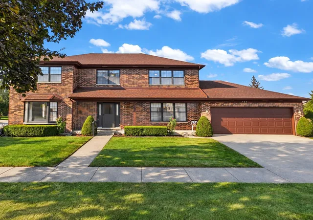 Photo 1 of Single family home for sale at 736 Concord Ln, Des Plaines, IL 60016 | MLS# 12752616 | Listing updated on 2026-10-12
