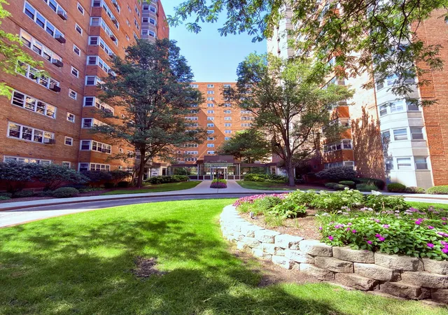Photo 2 of Condo for sale at 4960 N Marine Dr #217, Chicago, IL 60640 | MLS# 12752623 | Listing updated on 2026-10-06