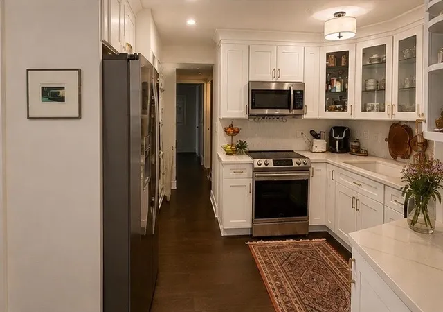 Photo 3 of Condo for sale at 424 Park Ave #402, River Forest, IL 60305 | MLS# 12752644 | Listing updated on 2026-10-05