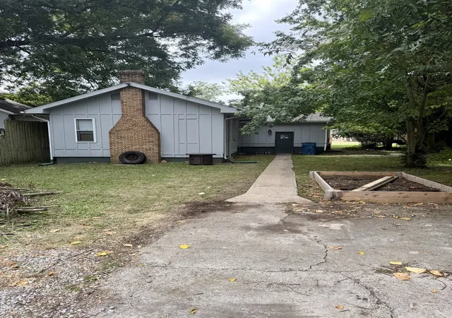 Photo 2 of Single family home for sale at 205 W 6th Street, Benton, IL 62812 | MLS# 12752645 | Listing updated on 2026-09-12