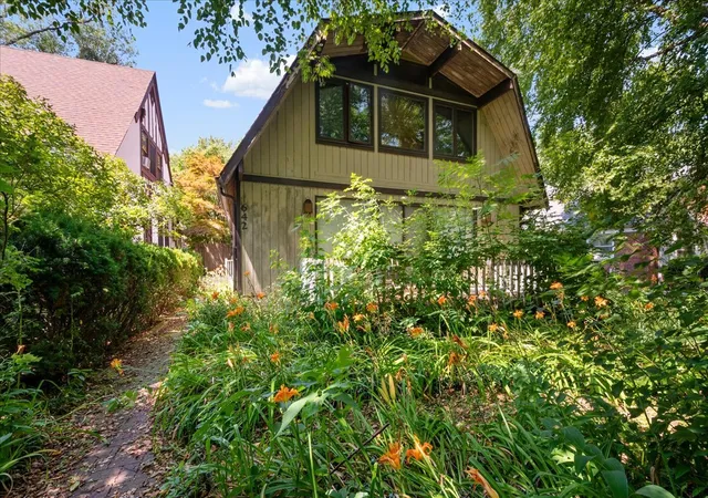 Photo 1 of Single family home for sale at 642 Sheridan Rd, Evanston, IL 60202 | MLS# 12752647 | Listing updated on 2026-09-14