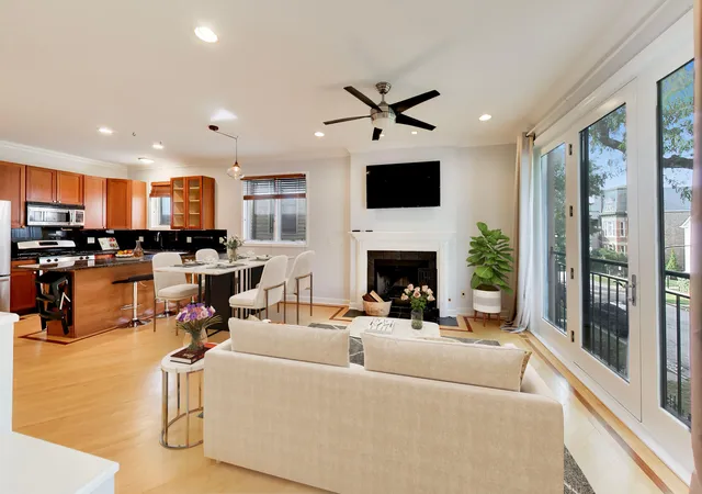 Listing Photo 5 - Condo for sale in building located at 1133 N Mozart St, Chicago, IL 60622 - Unit #2