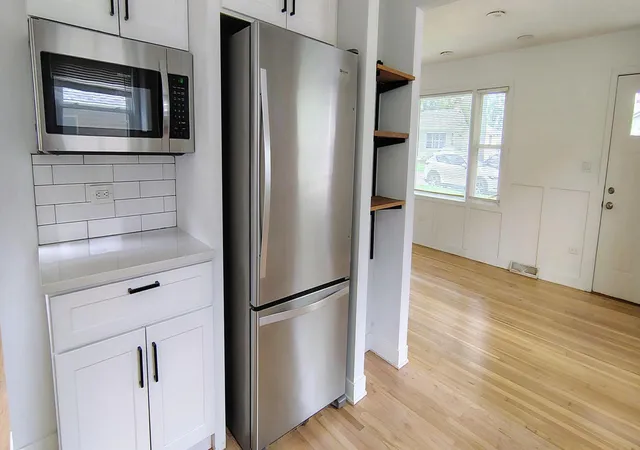 Photo 2 of Single family home for sale at 133 S Lincoln Ave, Mundelein, IL 60060 | MLS# 12752654 | Listing updated on 2026-09-12