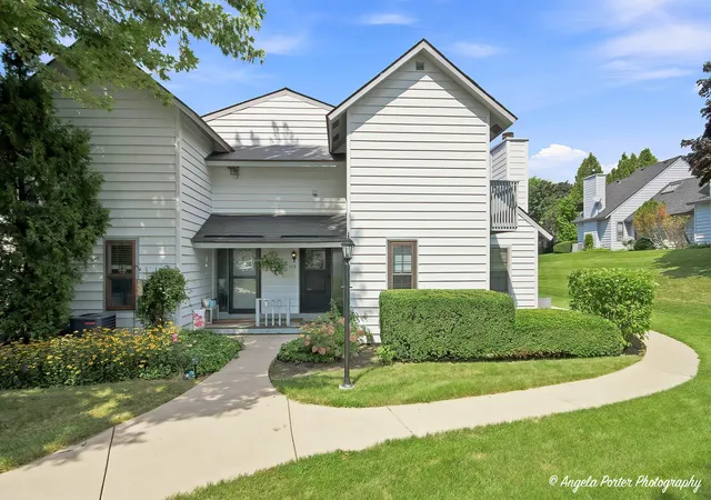 Photo 1 of Condo for sale at 742 Glen Way #742, Gurnee, IL 60031 | MLS# 12752663 | Listing updated on 2026-10-01