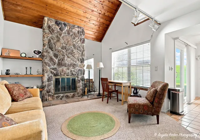 Photo 3 of Condo for sale at 742 Glen Way #742, Gurnee, IL 60031 | MLS# 12752663 | Listing updated on 2026-10-01