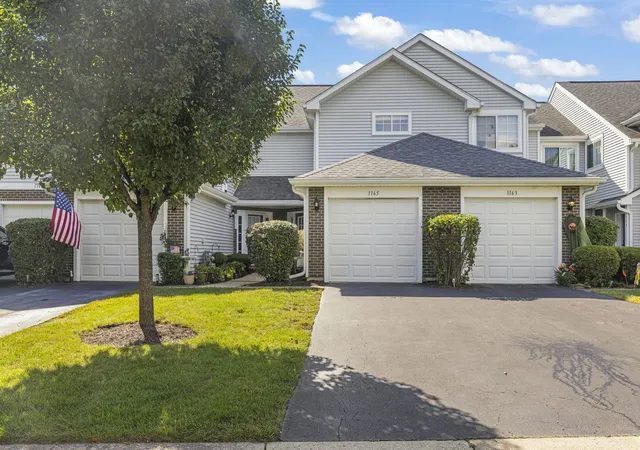 Photo 1 of Townhouse for sale at 1165 E Cambria Ln S, Lombard, IL 60148 | MLS# 12752682 | Listing updated on 2026-09-27