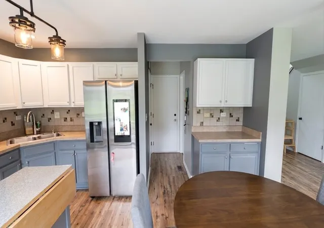 Photo 3 of Townhouse for sale at 522 Lancaster Dr, Pingree Grove, IL 60140 | MLS# 12752683 | Listing updated on 2026-09-14