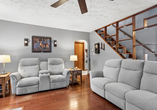 Photo 3 of Single family home for sale at 950 US Hwy 52, Minooka, IL 60447 | MLS# 12752689 | Listing updated on 2026-09-12