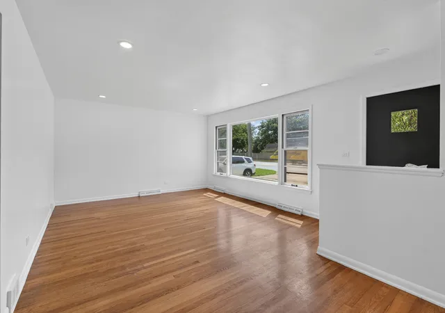 Photo 3 of Single family home for sale at 7748 W Oakton St, Niles, IL 60714 | MLS# 12752700 | Listing updated on 2026-09-17