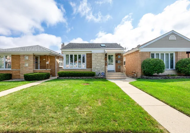 Photo 2 of Single family home for sale at 7315 N Oconto Ave, Chicago, IL 60631 | MLS# 12752703 | Listing updated on 2026-09-12