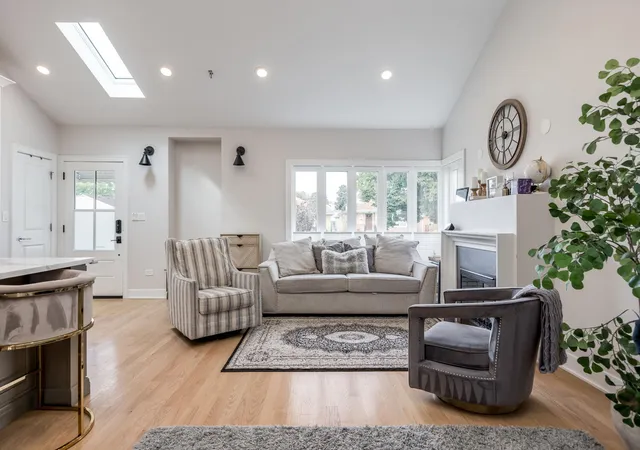 Photo 3 of Single family home for sale at 7315 N Oconto Ave, Chicago, IL 60631 | MLS# 12752703 | Listing updated on 2026-09-12