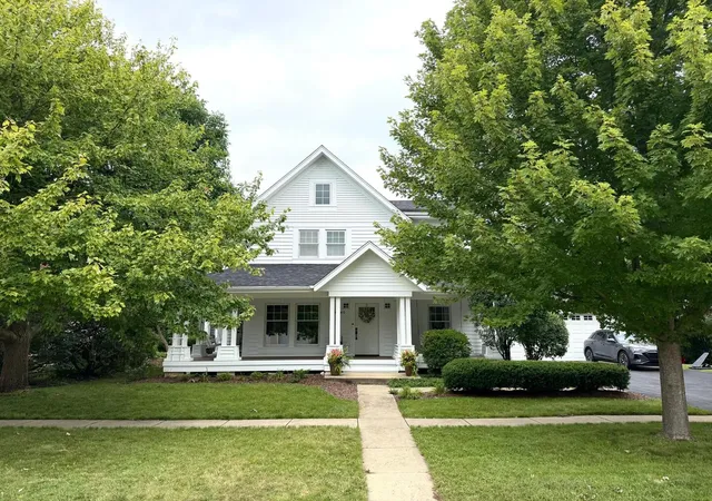 Photo 2 of Single family home for sale at 40w040 W Carl Sandburg Rd, St. Charles, IL 60175 | MLS# 12752713 | Listing updated on 2026-09-12