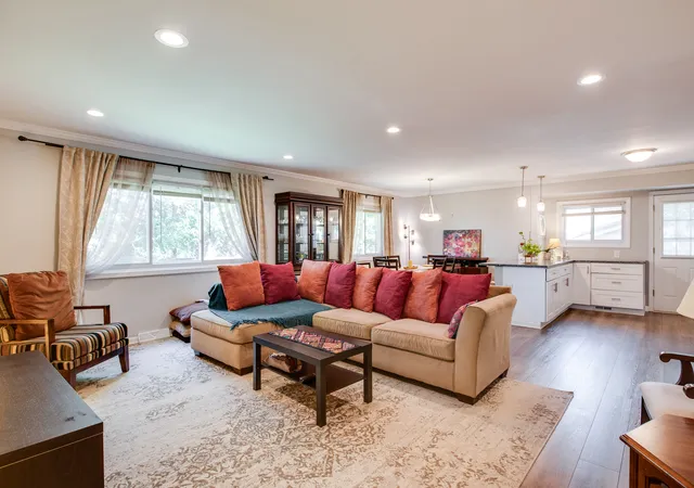 Photo 4 of Single family home for sale at 412 Nassau Ave, Bolingbrook, IL 60440 | MLS# 12752736 | Listing updated on 2026-10-04