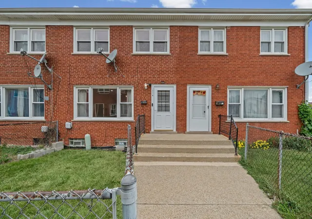 Photo 1 of Townhouse for sale at 9543 Sumac Rd #G, Des Plaines, IL 60016 | MLS# 12752757 | Listing updated on 2026-09-23