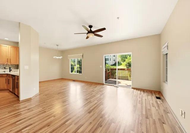 Photo 4 of Townhouse for sale at 2051 Village View Dr, Yorkville, IL 60560 | MLS# 12752759 | Listing updated on 2026-09-13