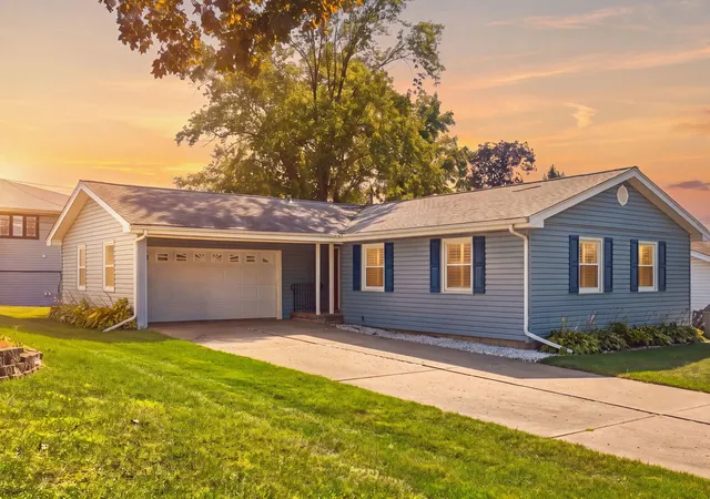 Photo 1 of Single family home for sale at 2136 Highland Dr, Sycamore, IL 60178 | MLS# 12752761 | Listing updated on 2026-09-12