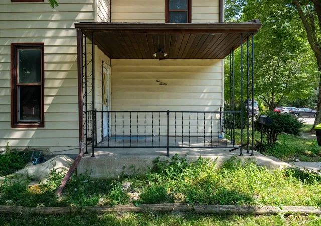 Photo 3 of Single family home for sale at 212 W Maple St, Fairbury, IL 61739 | MLS# 12752765 | Listing updated on 2026-09-13