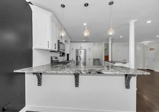 Photo 4 of House for sale at 19232 Kedzie Ave, Flossmoor, IL 60422 | MLS# 12752770 | Listing updated on 2026-09-13