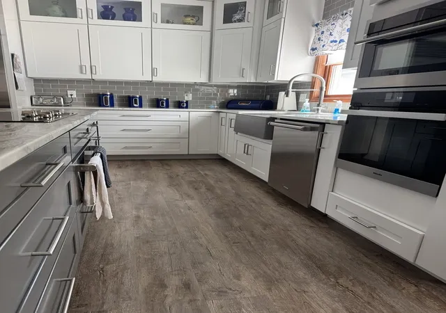 Photo 4 of Single family home for sale at 1404 Silverthorne Dr, Quincy, IL 62305 | MLS# 12752773 | Listing updated on 2026-09-25