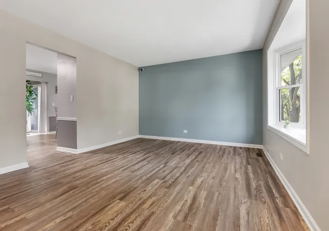 Photo 2 of Single family home for sale at 1552 Jobe Ave, St. Charles, IL 60174 | MLS# 12752774 | Listing updated on 2026-09-13