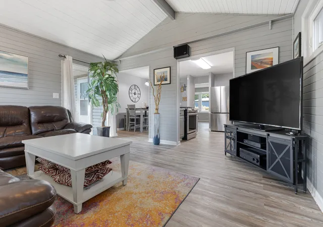 Photo 1 of Single family home for sale at 1552 Jobe Ave, St. Charles, IL 60174 | MLS# 12752774 | Listing updated on 2026-10-02